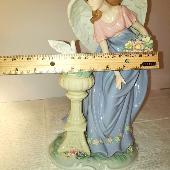 12" Porcelain Angel Hand-painted 2006 Holiday Collection Members Mark - Picture 13 of 13